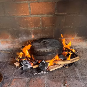 Zemljani pekač s poklopcem
